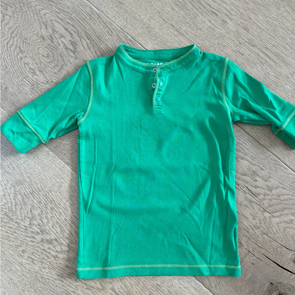 Misha & Puff snap Henley